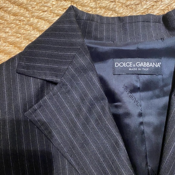 DOLCE & GABBANA CROPPED BLAZER. Size IT44 (S/M). Condition EXCELLENT! - Picture 2 of 5